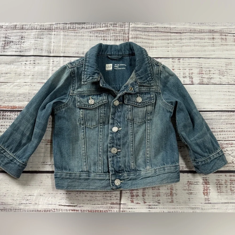 BABY GAP ~ BLUE DENIM JEAN JACKET ~ TODDLER 18 - 24 MONTHS Snap Closure
